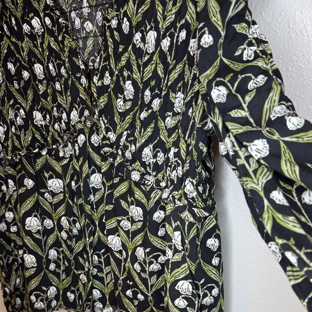 Anthropologie Ruched Sleeve V-neck Black and Green Floral Blouse Fall - XL - Picture 8 of 13